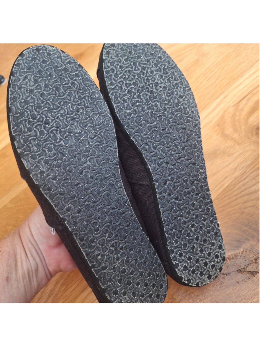 TOMS CLASSIC Canvas Shoes Womens Size 6 Black Solid Alpargatas - Picture 7 of 9